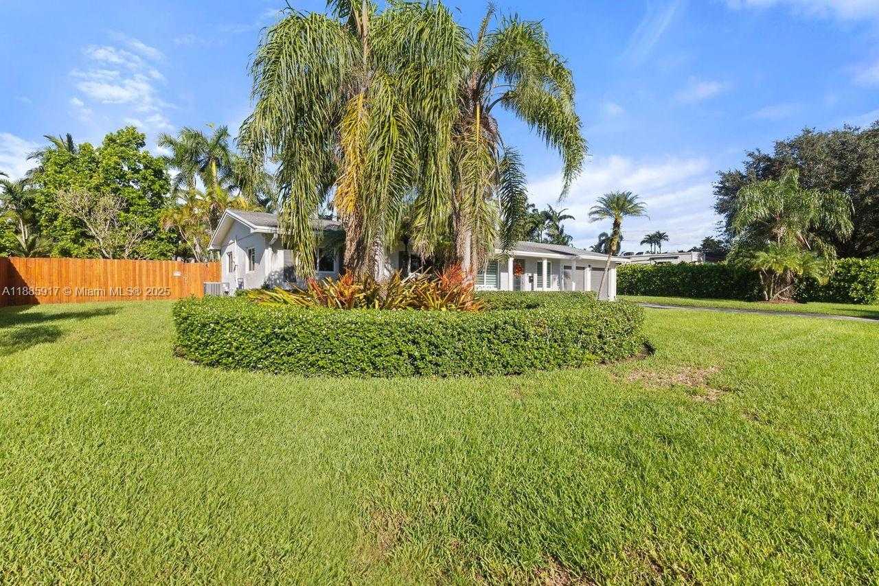 Small Image of 11220 SOUTH WEST 99TH CT, Miami Number 3