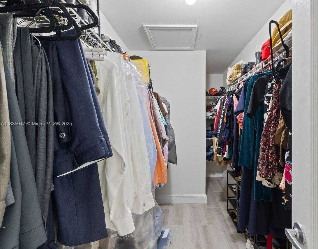 Small Image of 11220 SOUTH WEST 99TH CT, Miami Number 33