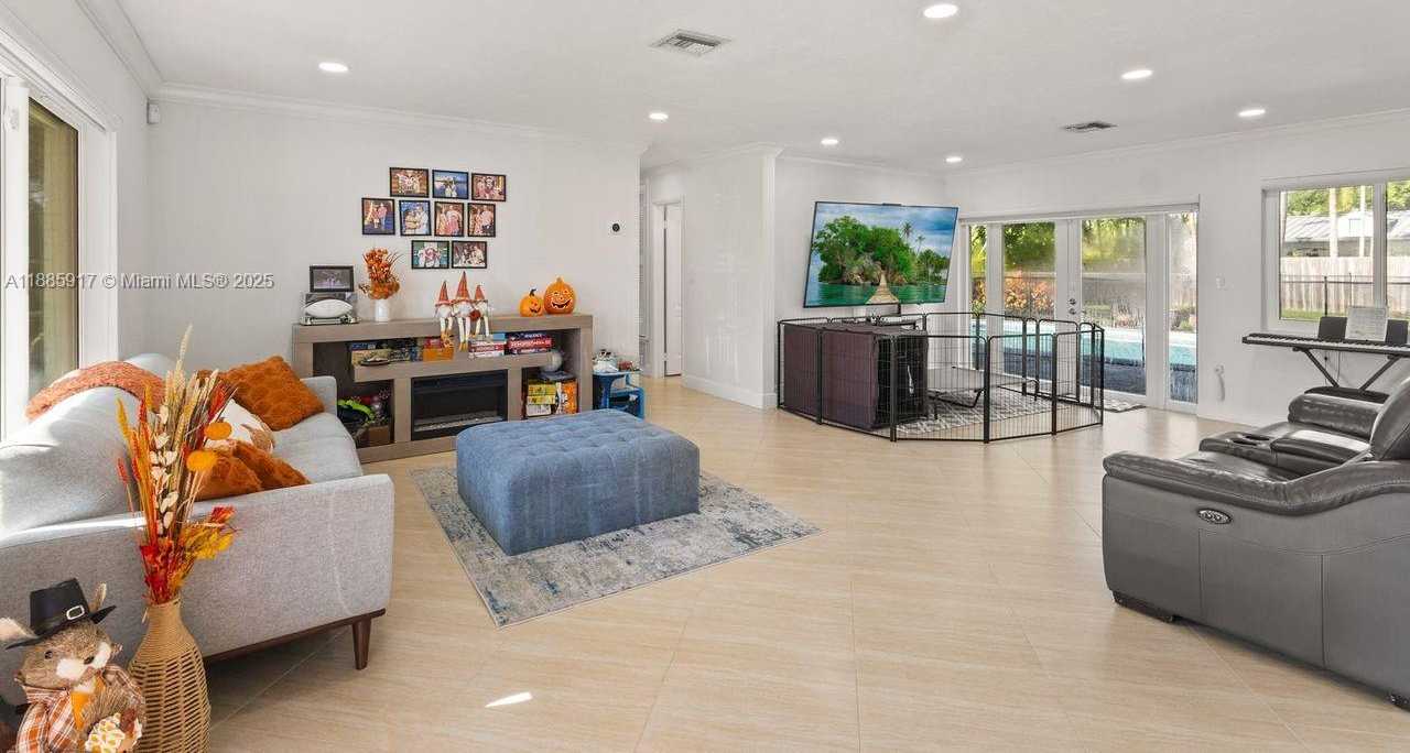 Small Image of 11220 SOUTH WEST 99TH CT, Miami Number 34