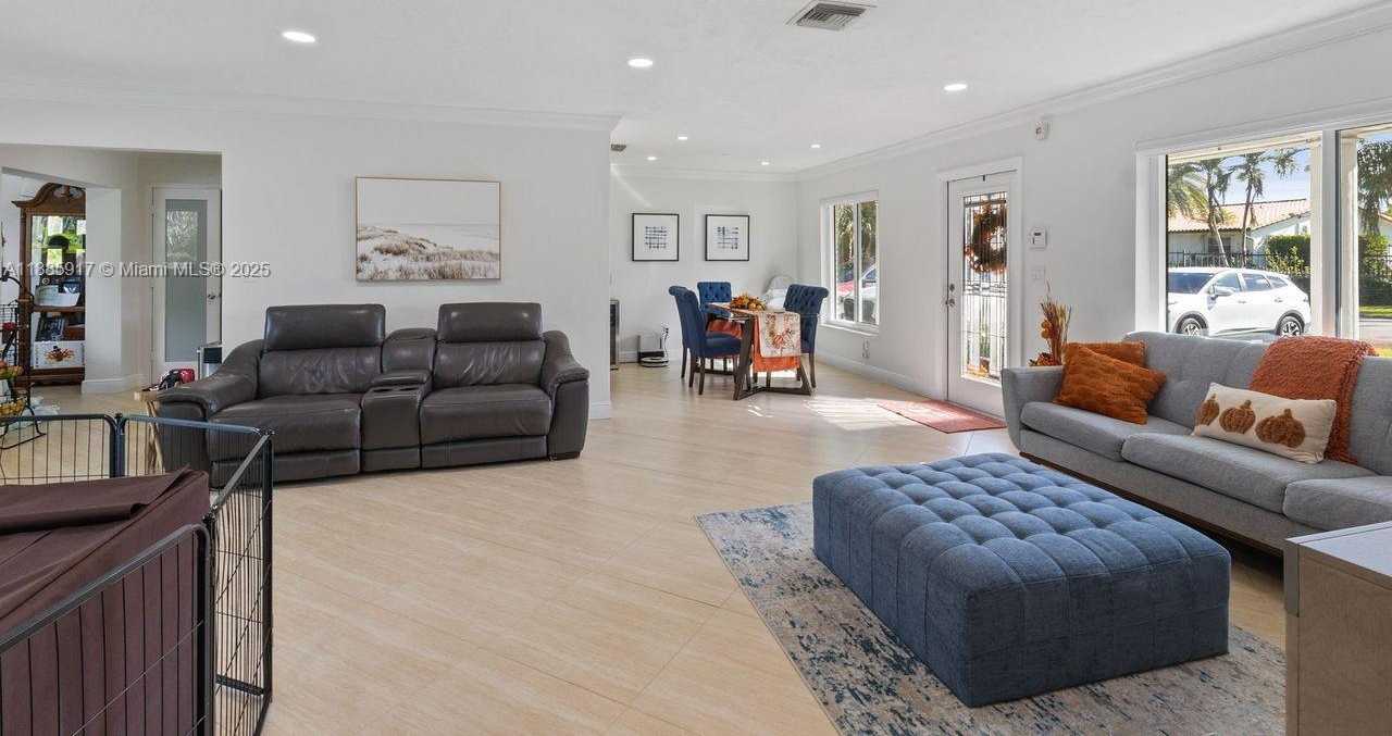 Small Image of 11220 SOUTH WEST 99TH CT, Miami Number 36