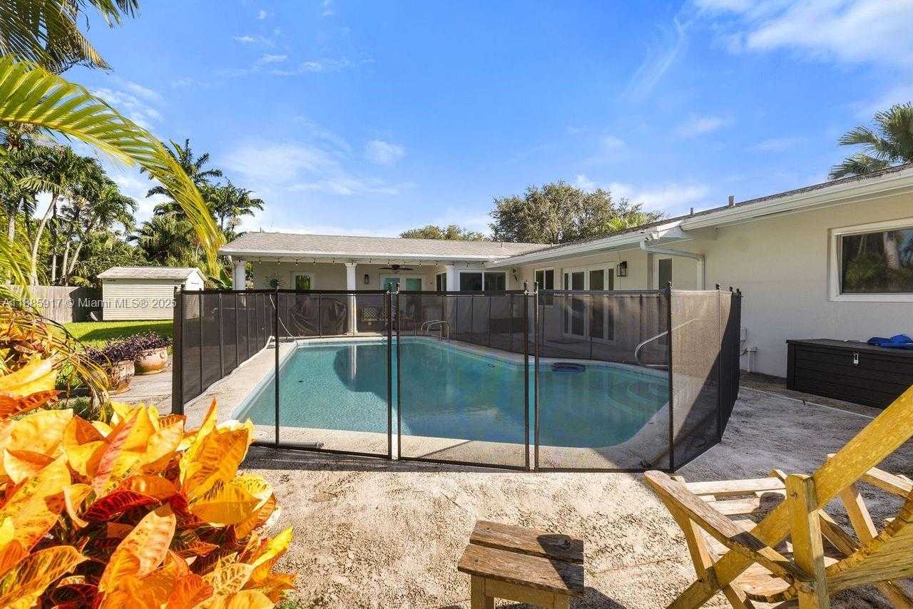 Small Image of 11220 SOUTH WEST 99TH CT, Miami Number 37
