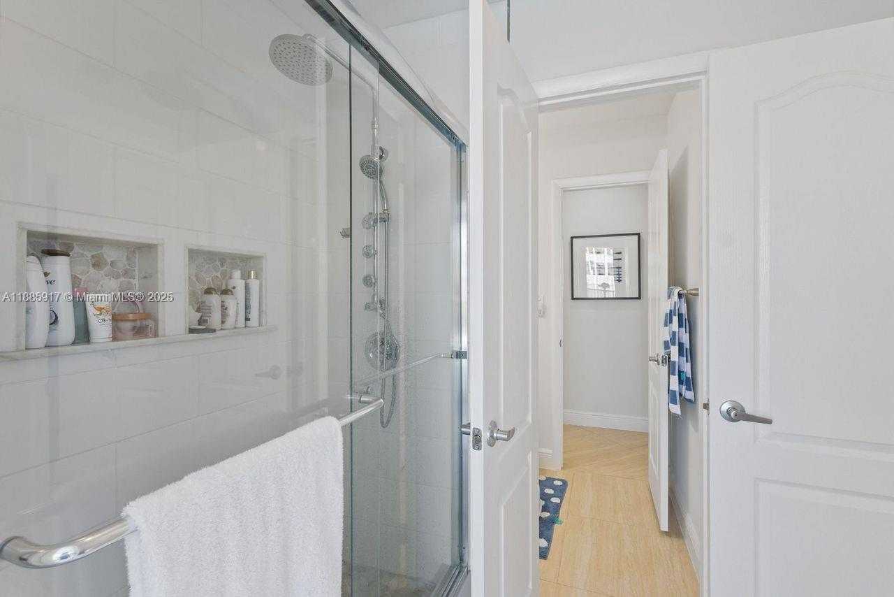 Small Image of 11220 SOUTH WEST 99TH CT, Miami Number 38