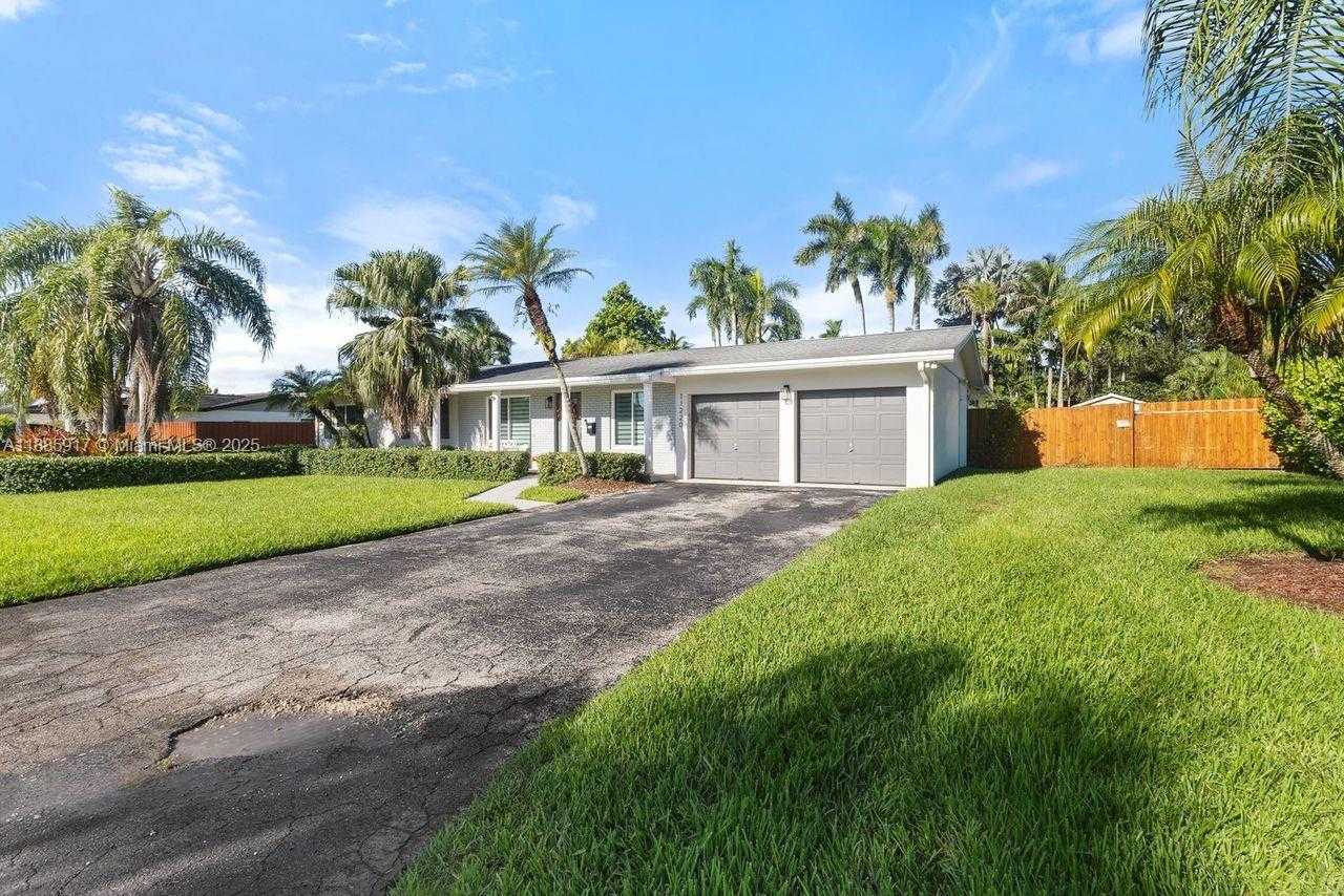 Small Image of 11220 SOUTH WEST 99TH CT, Miami Number 4