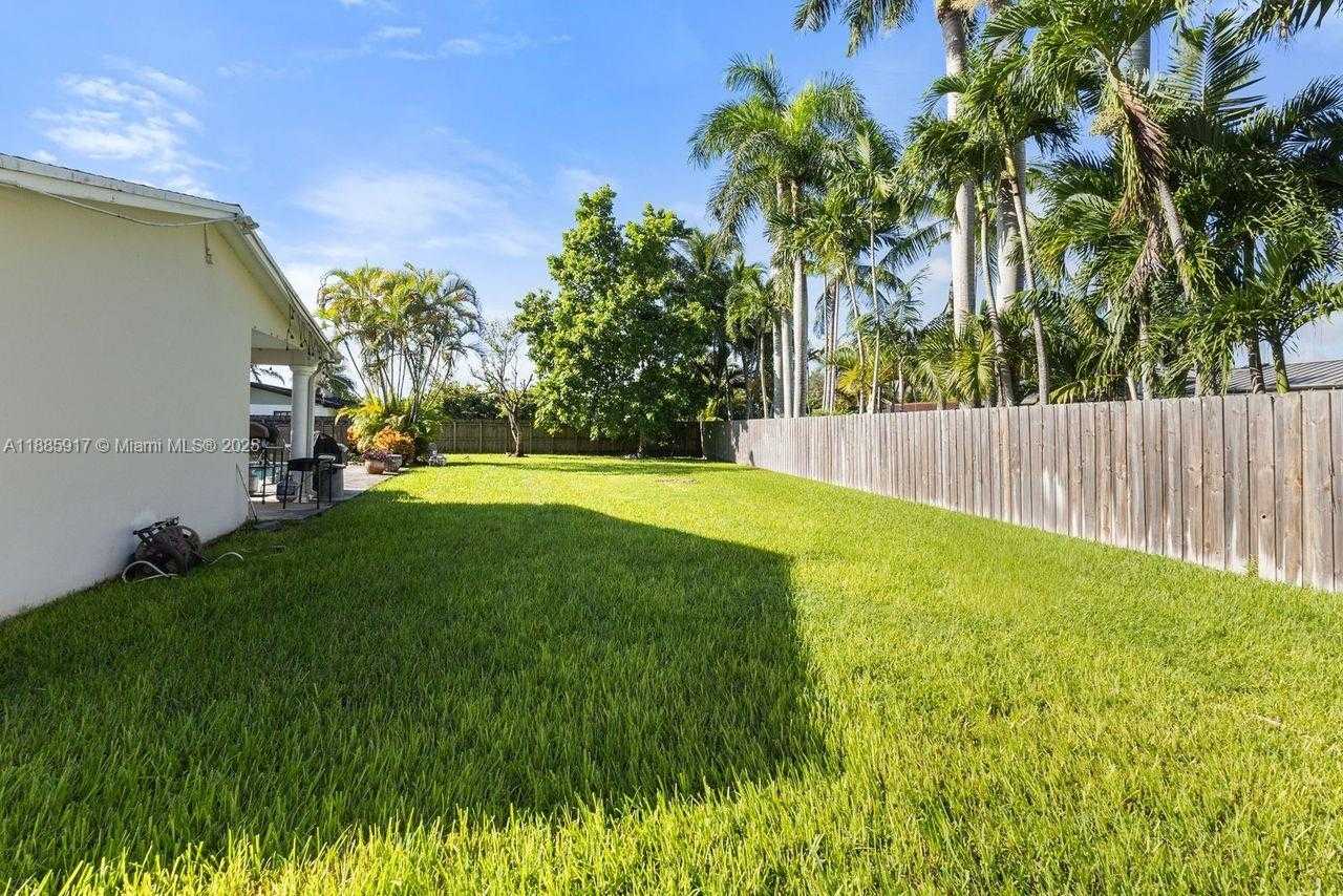 Small Image of 11220 SOUTH WEST 99TH CT, Miami Number 6