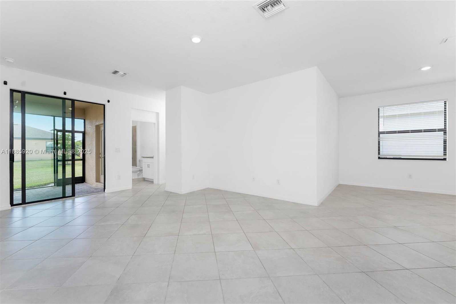 Small Image of 16851 CAYO KEY DR, Port Charlotte Number 10
