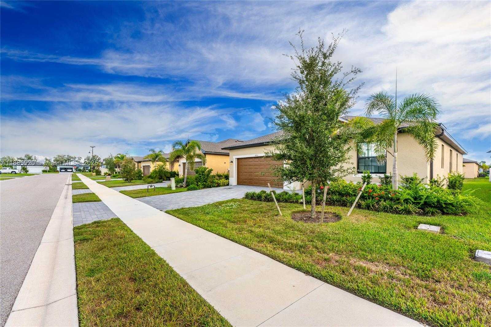 Small Image of 16851 CAYO KEY DR, Port Charlotte Number 27