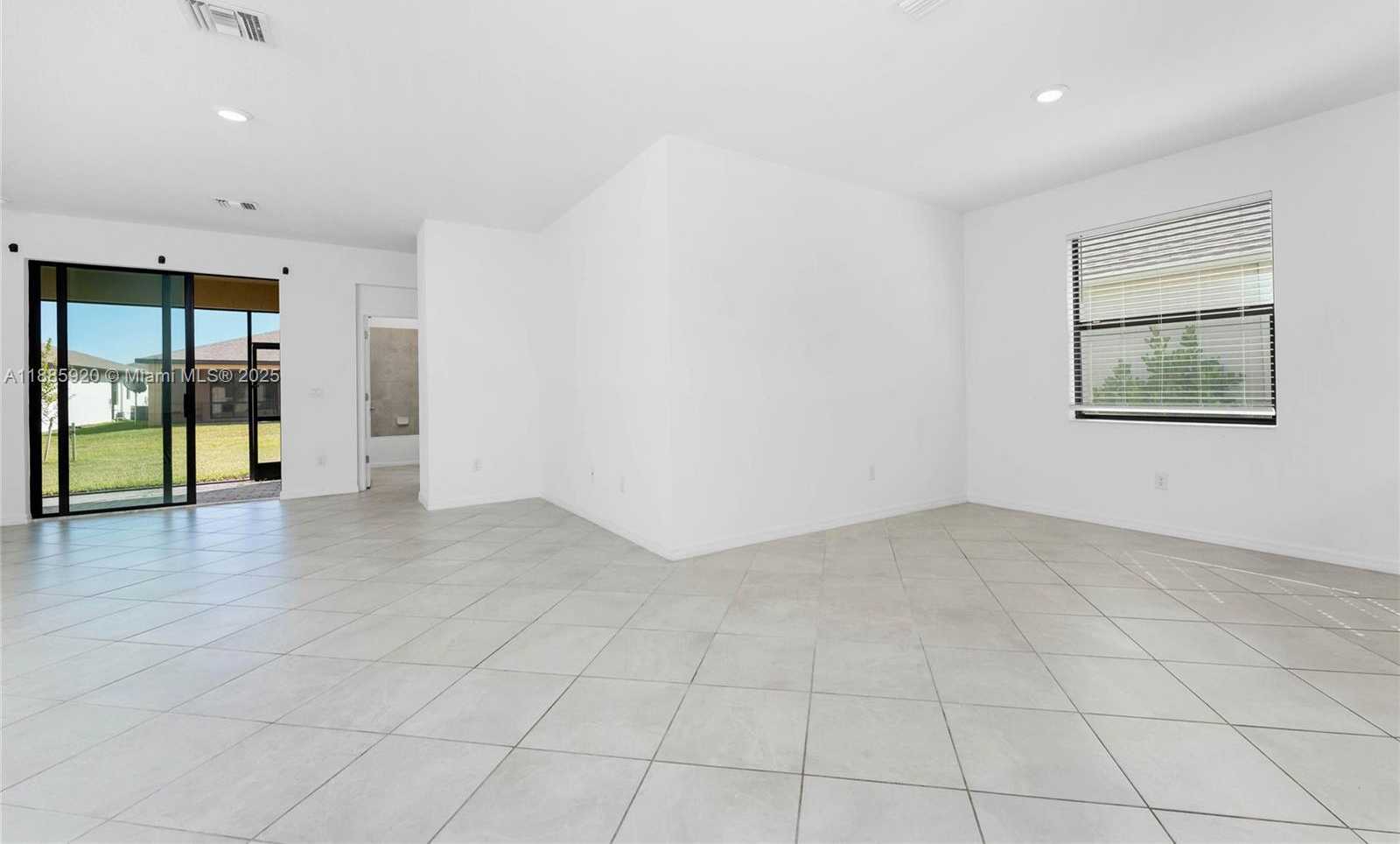 Small Image of 16851 CAYO KEY DR, Port Charlotte Number 5