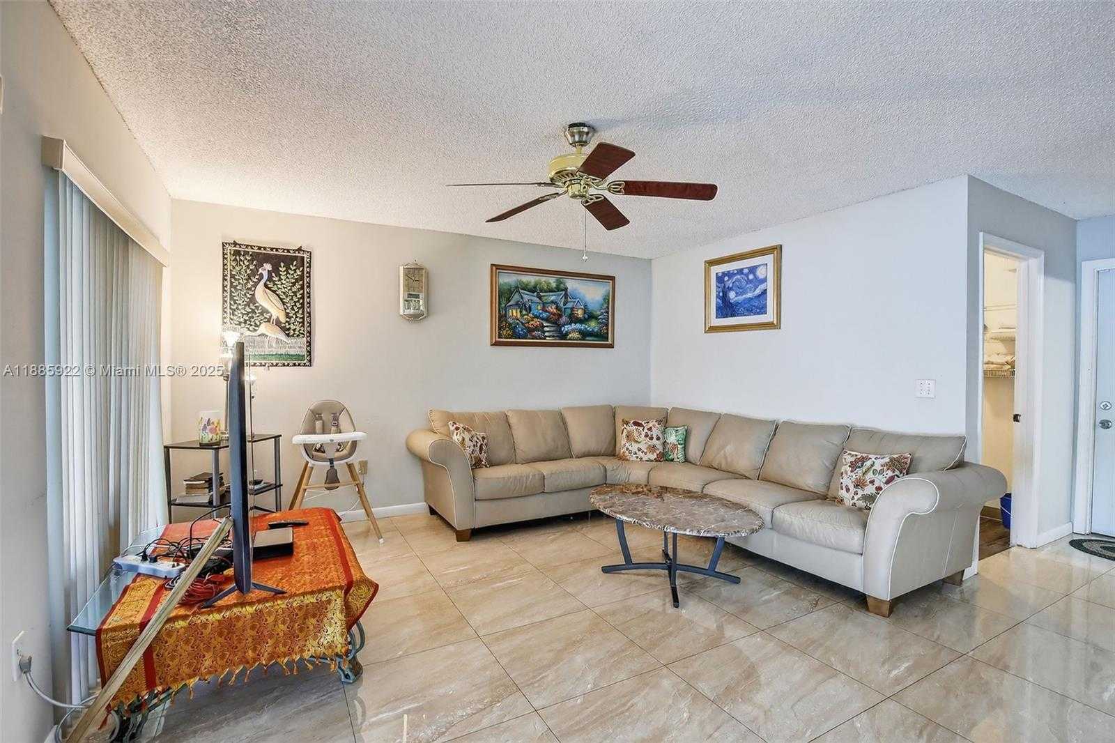 Small Image of 1001 SOUTH WEST 100TH TER, Pembroke Pines Number 15