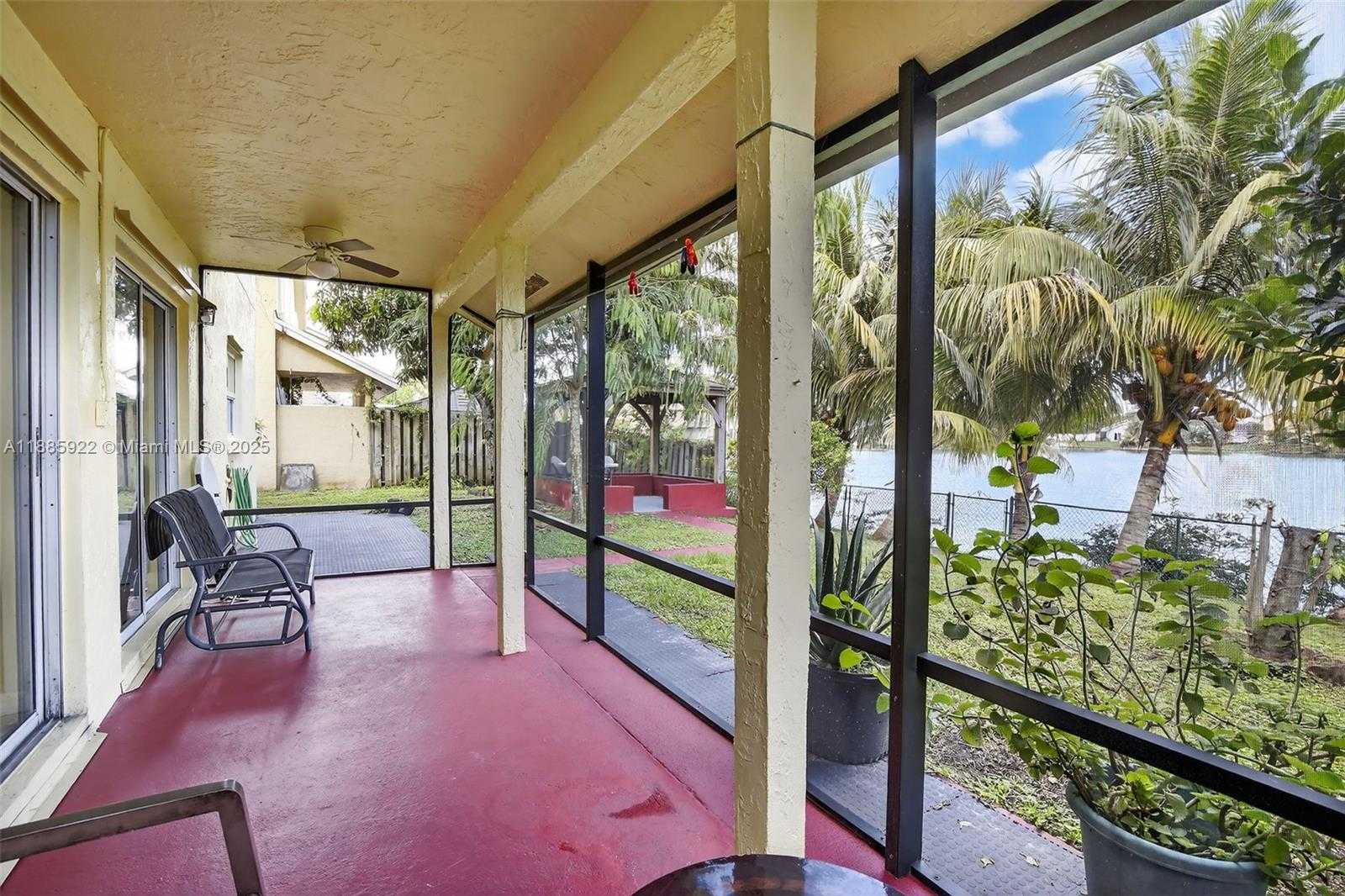 Small Image of 1001 SOUTH WEST 100TH TER, Pembroke Pines Number 48