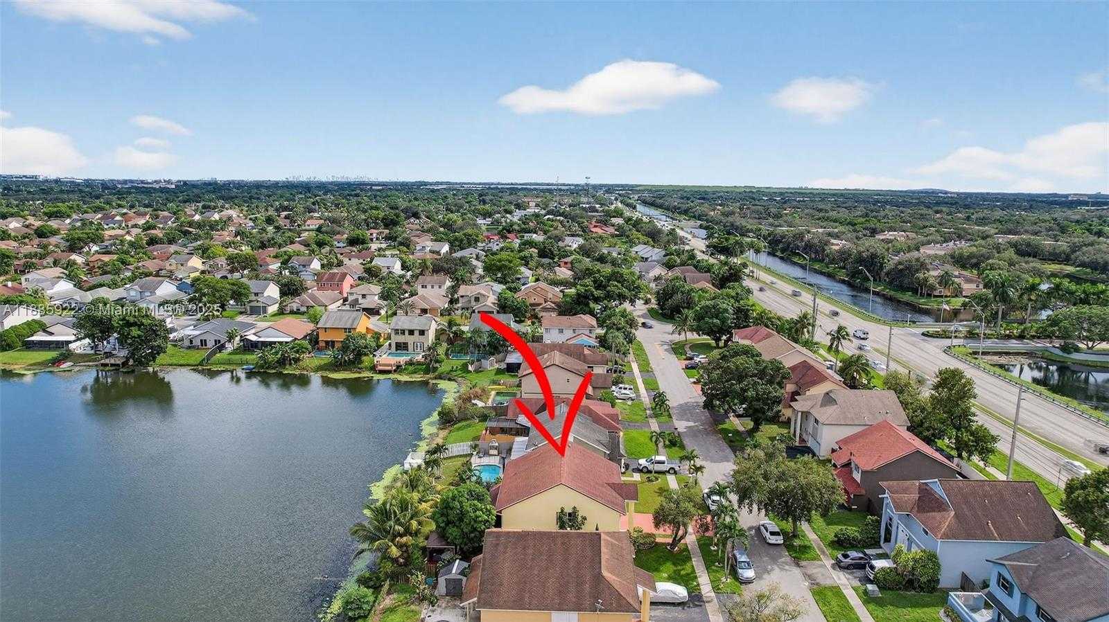 Small Image of 1001 SOUTH WEST 100TH TER, Pembroke Pines Number 59