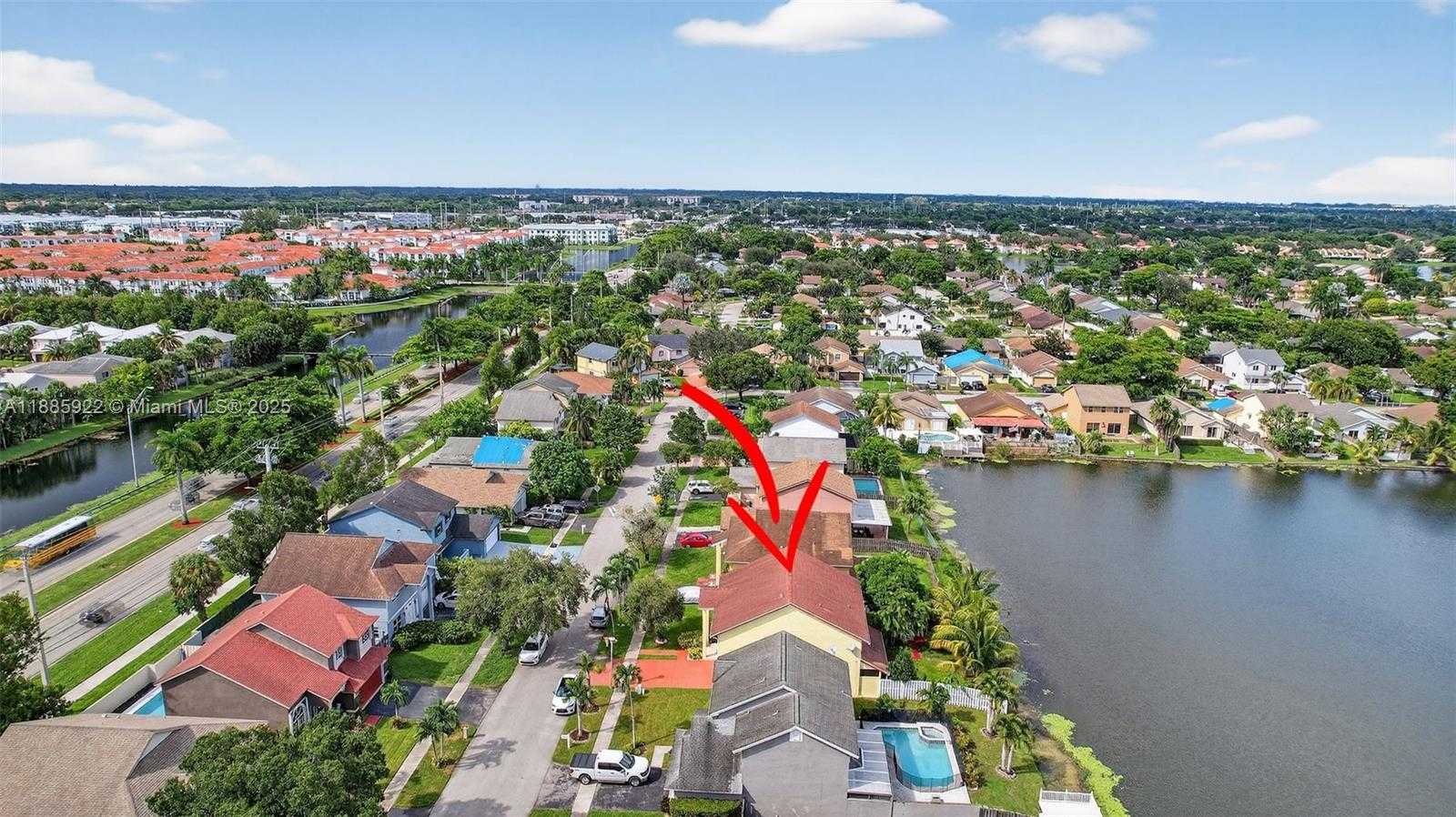 Small Image of 1001 SOUTH WEST 100TH TER, Pembroke Pines Number 63