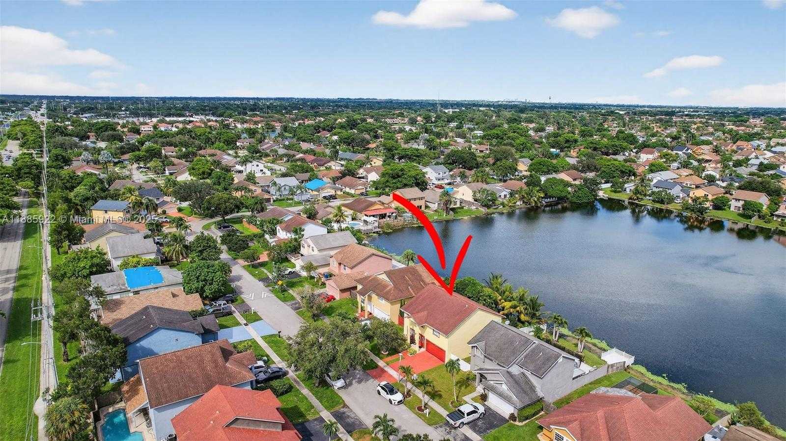 Small Image of 1001 SOUTH WEST 100TH TER, Pembroke Pines Number 64