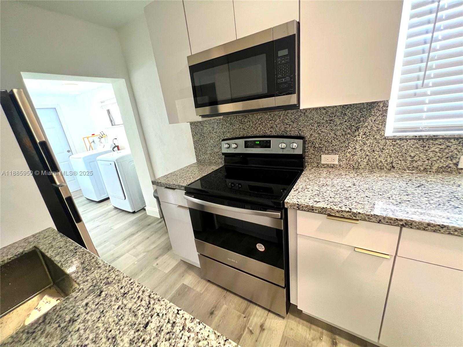 Small Image of 140 NORTH WEST 124TH ST, North Miami Number 7
