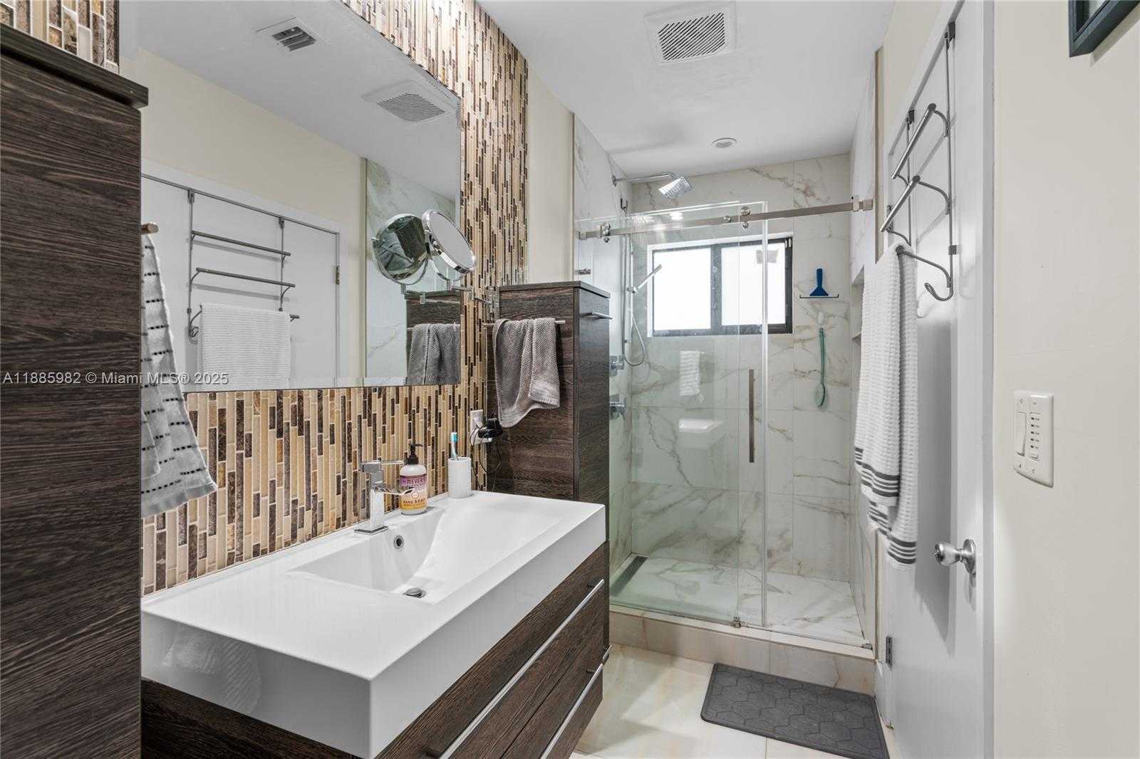 Small Image of 5430 WEST 14TH AVE, Hialeah Number 21