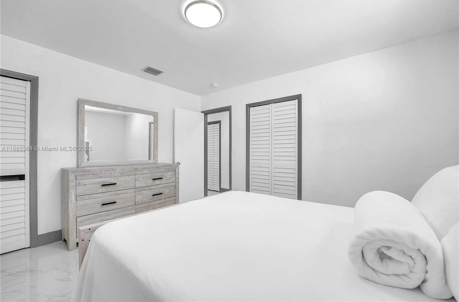 Small Image of 2221 CHARLESTON ST, Hollywood Number 20
