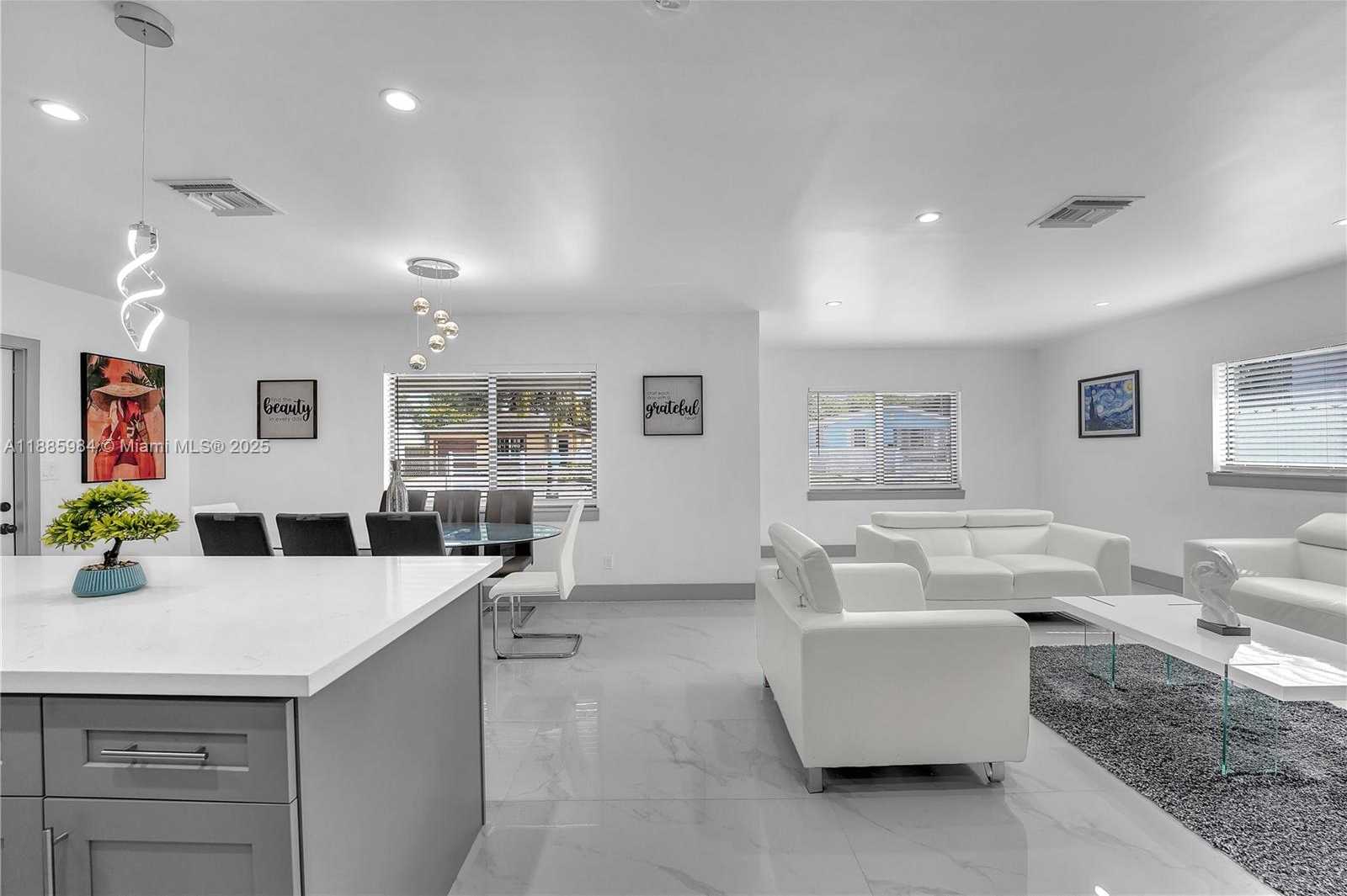 Small Image of 2221 CHARLESTON ST, Hollywood Number 4