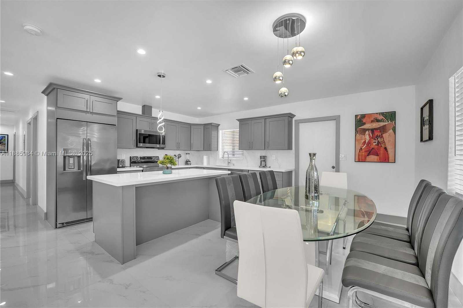 Small Image of 2221 CHARLESTON ST, Hollywood Number 9