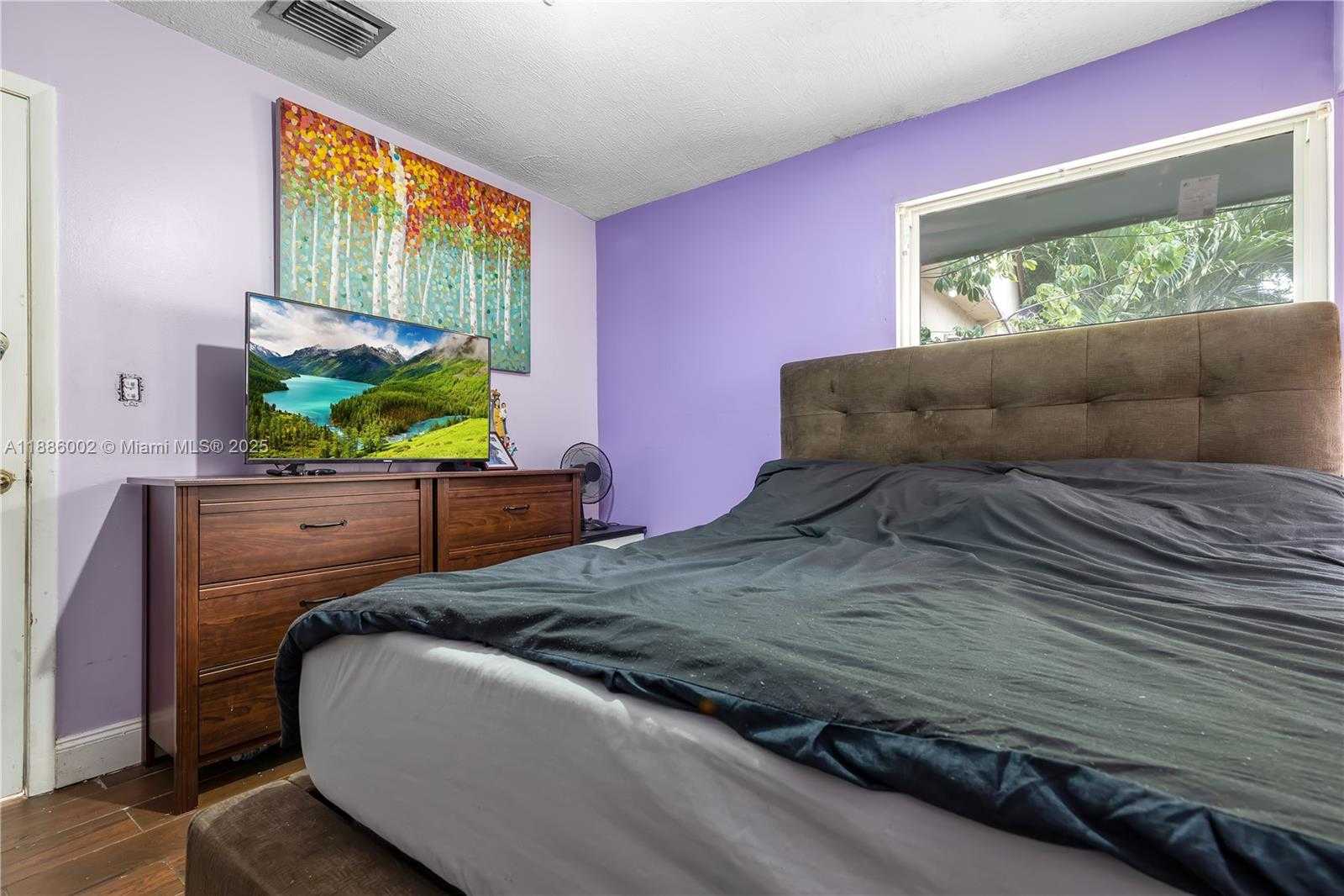 Small Image of 1467 MARTIN CT, Homestead Number 3
