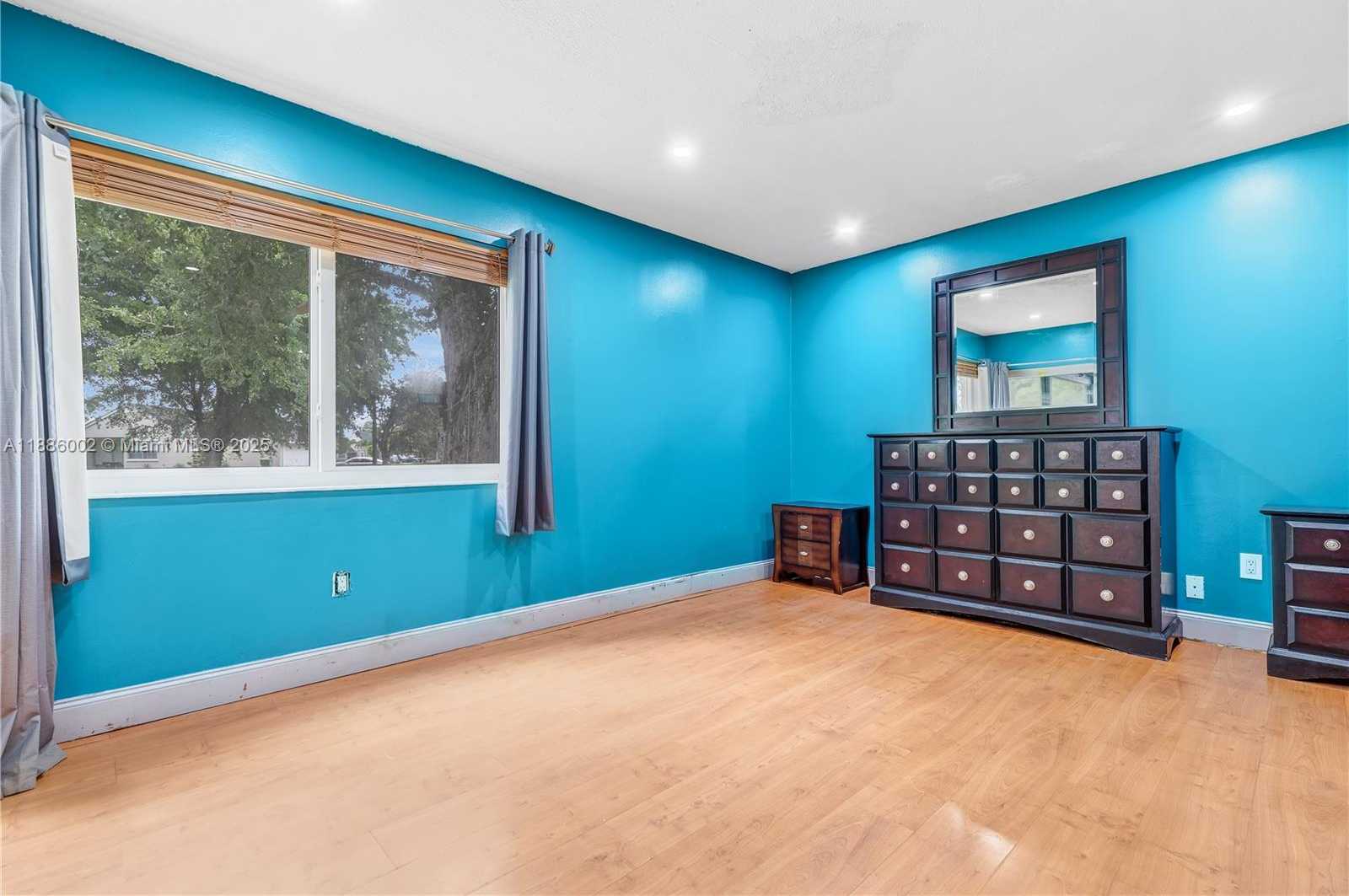 Small Image of 1467 MARTIN CT, Homestead Number 8