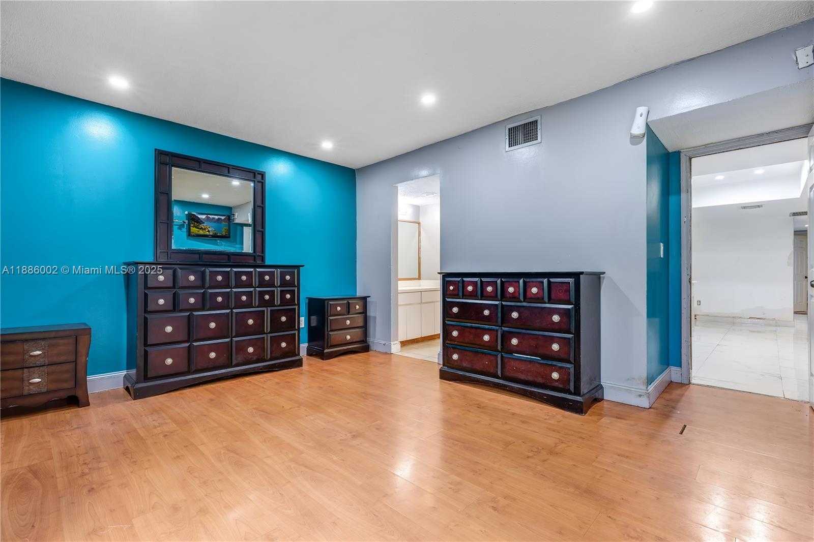 Small Image of 1467 MARTIN CT, Homestead Number 9
