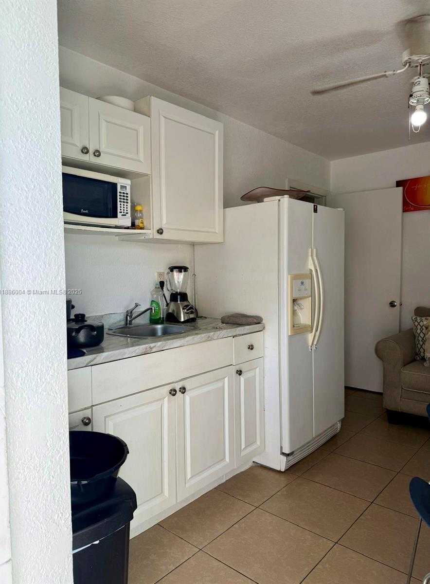 Small Image of 19611 NORTH WEST 47TH AVE, Miami Gardens Number 11
