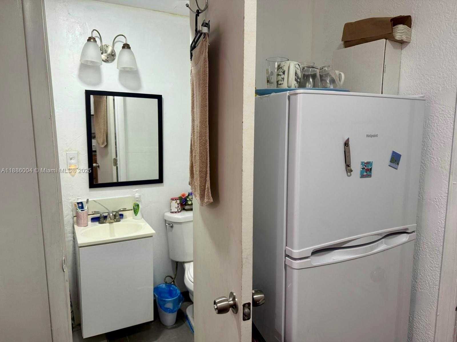Small Image of 19611 NORTH WEST 47TH AVE, Miami Gardens Number 16