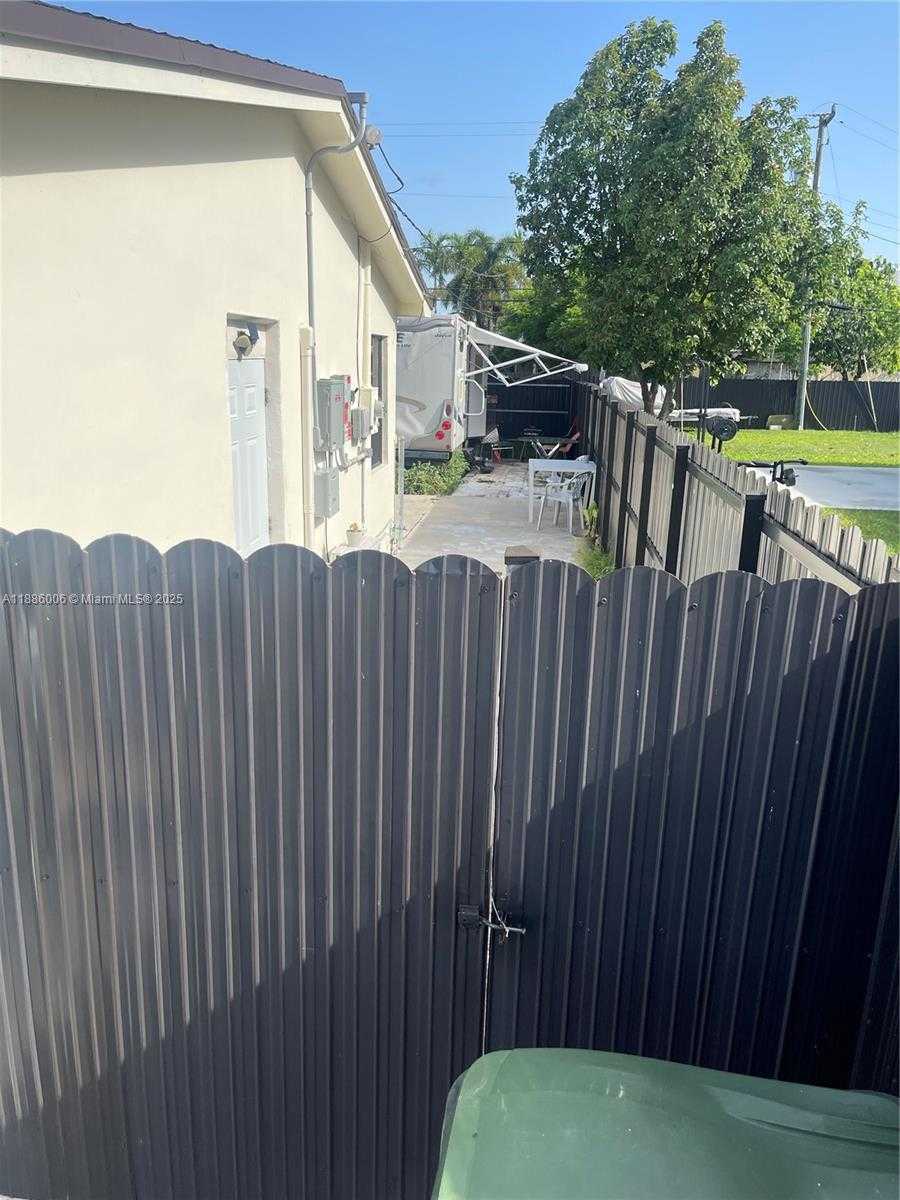 Small Image of 532 NORTH WEST 15TH ST, Homestead Number 5
