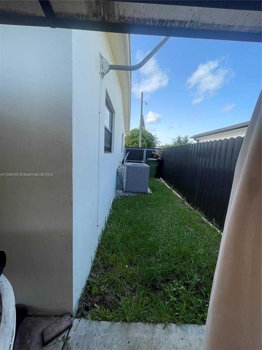 Small Image of 532 NORTH WEST 15TH ST, Homestead Number 8