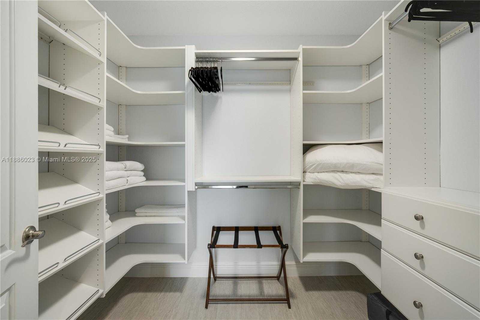 Small Image of 511 4TH ST, Key Colony Number 18