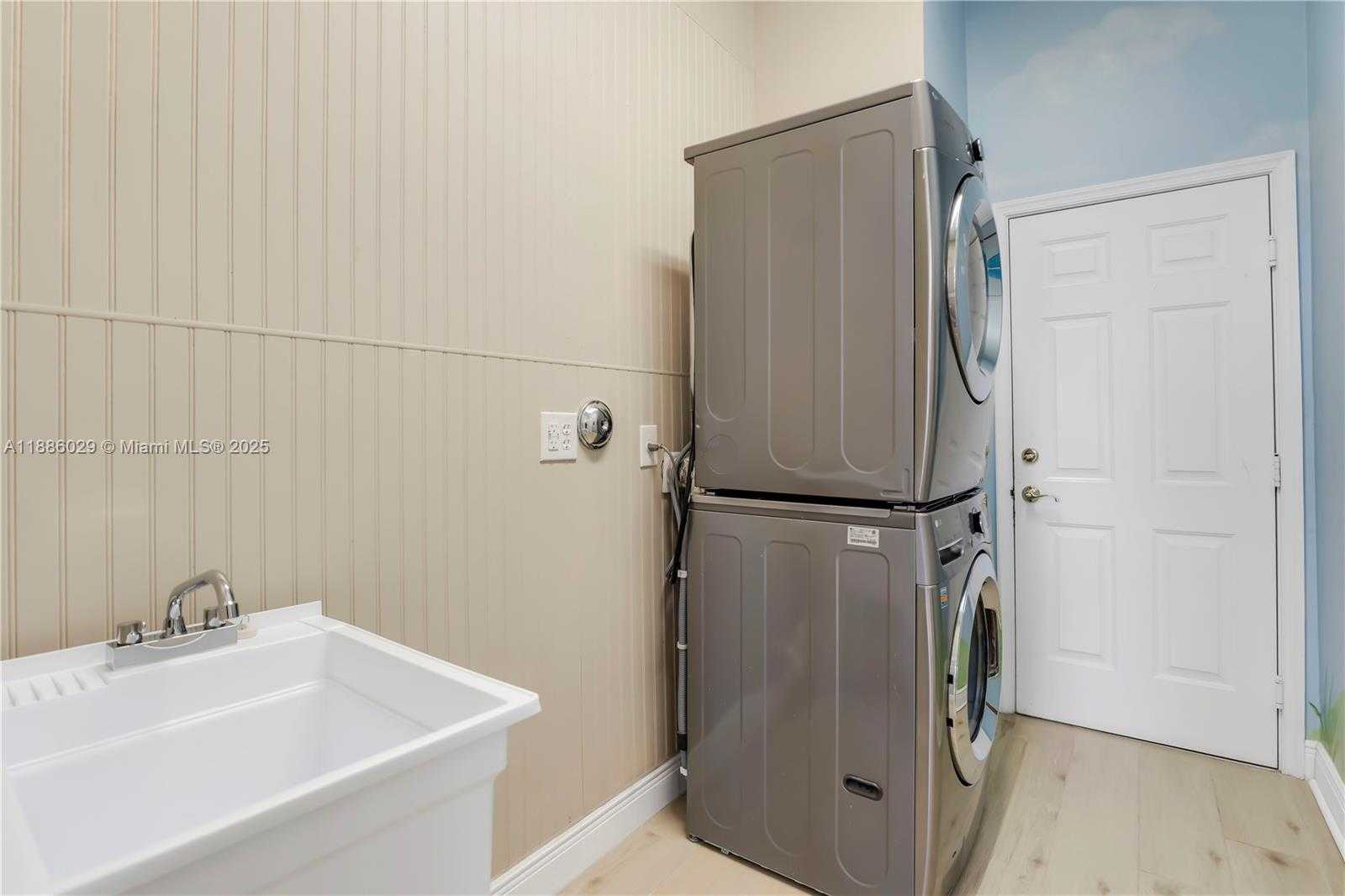 Small Image of 15620 NORTH WEST 12TH PL, Pembroke Pines Number 24