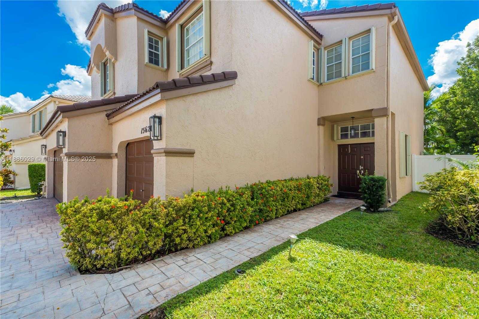 Small Image of 15620 NORTH WEST 12TH PL, Pembroke Pines Number 30