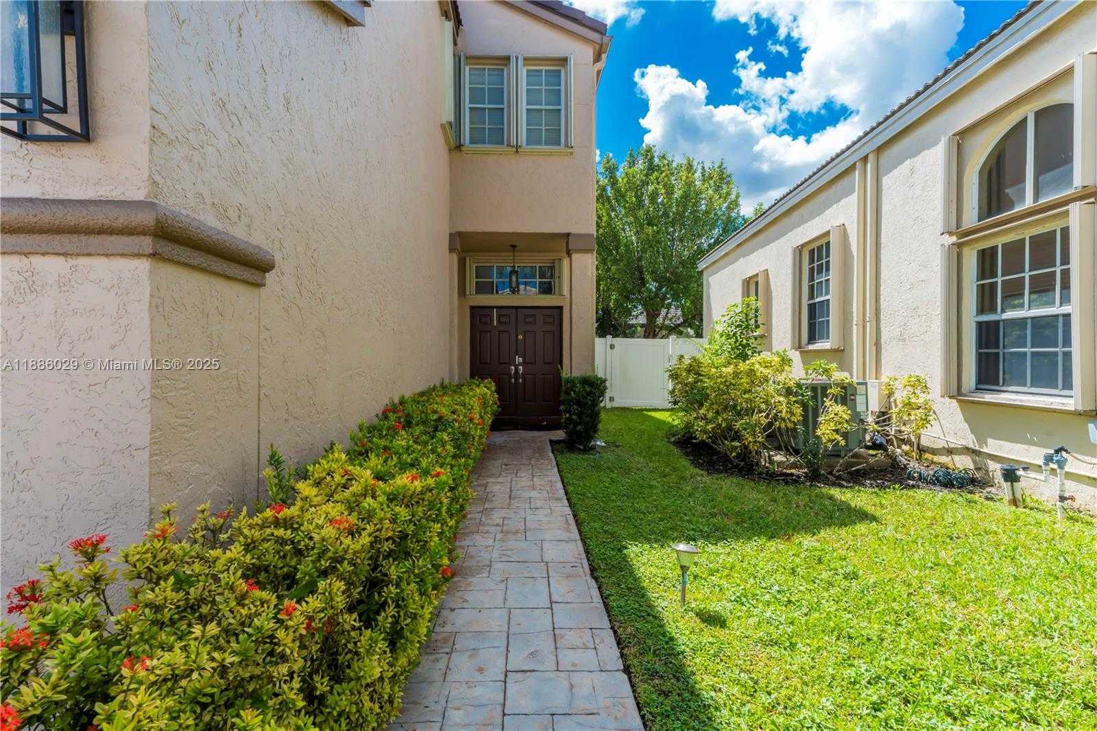 Small Image of 15620 NORTH WEST 12TH PL, Pembroke Pines Number 31