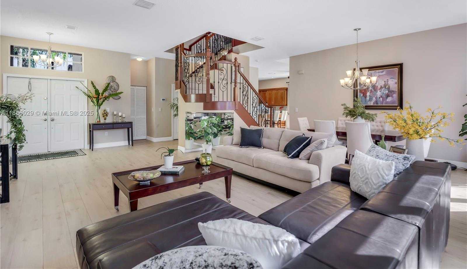 Small Image of 15620 NORTH WEST 12TH PL, Pembroke Pines Number 6