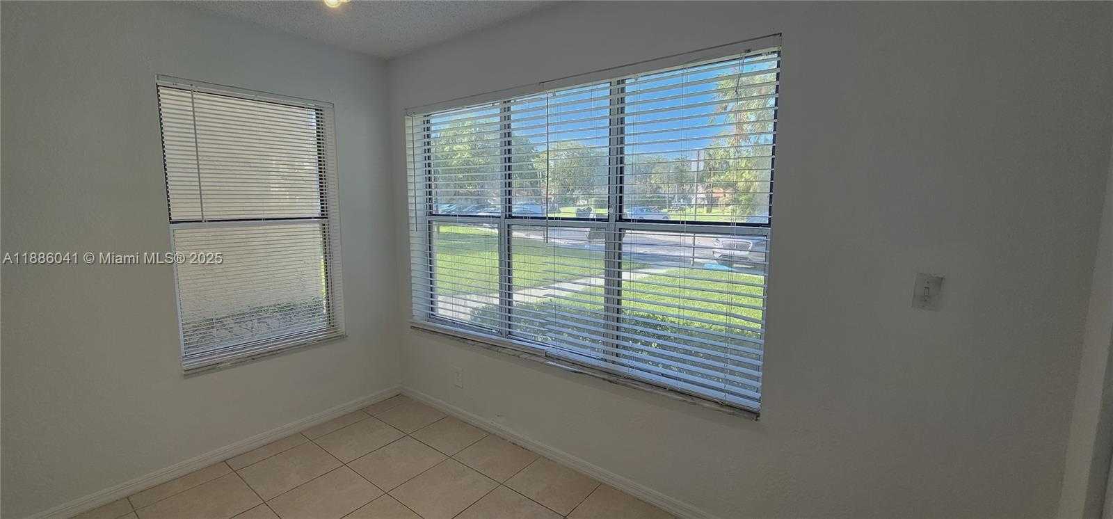 Small Image of 3380 NORTH PINEWALK DR N #1117, Margate Number 6