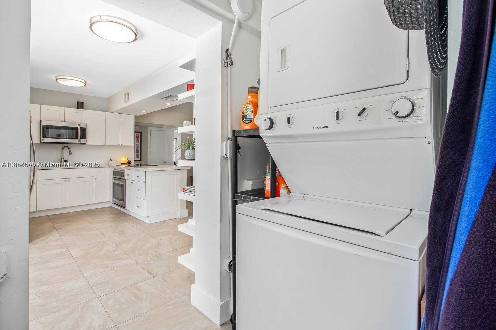 Small Image of 827 NORTH EAST 140TH ST, North Miami Number 16