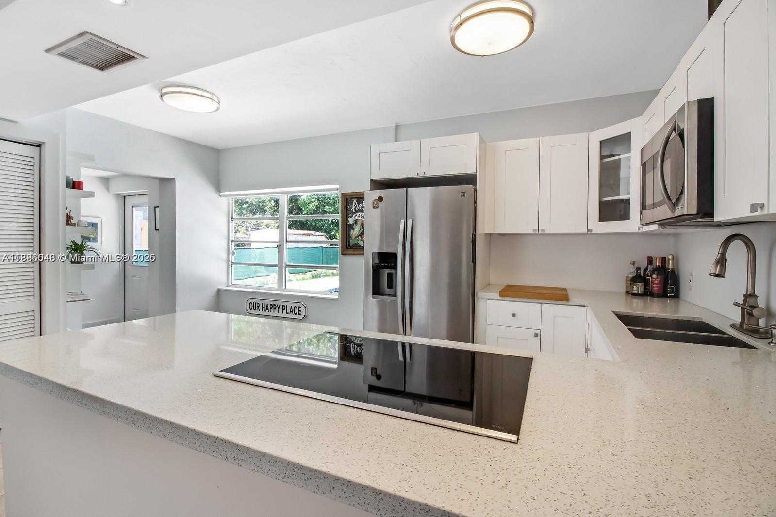 Small Image of 827 NORTH EAST 140TH ST, North Miami Number 4