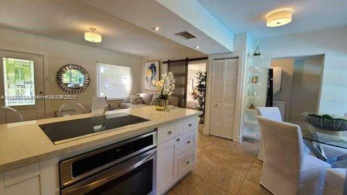 Small Image of 827 NORTH EAST 140TH ST, North Miami Number 5