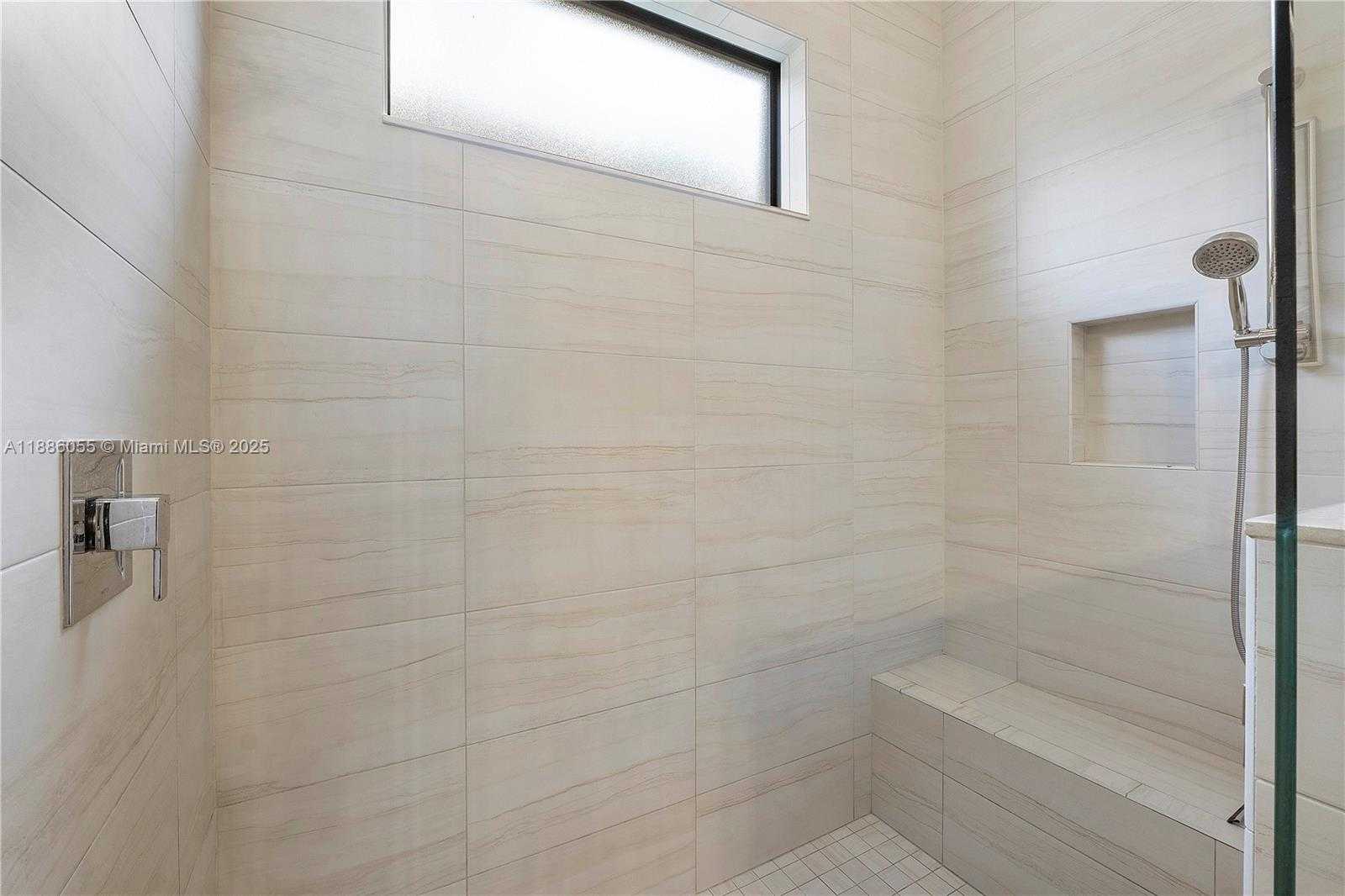 Small Image of 11943 SOUTH LEON CIR N, Parkland Number 26