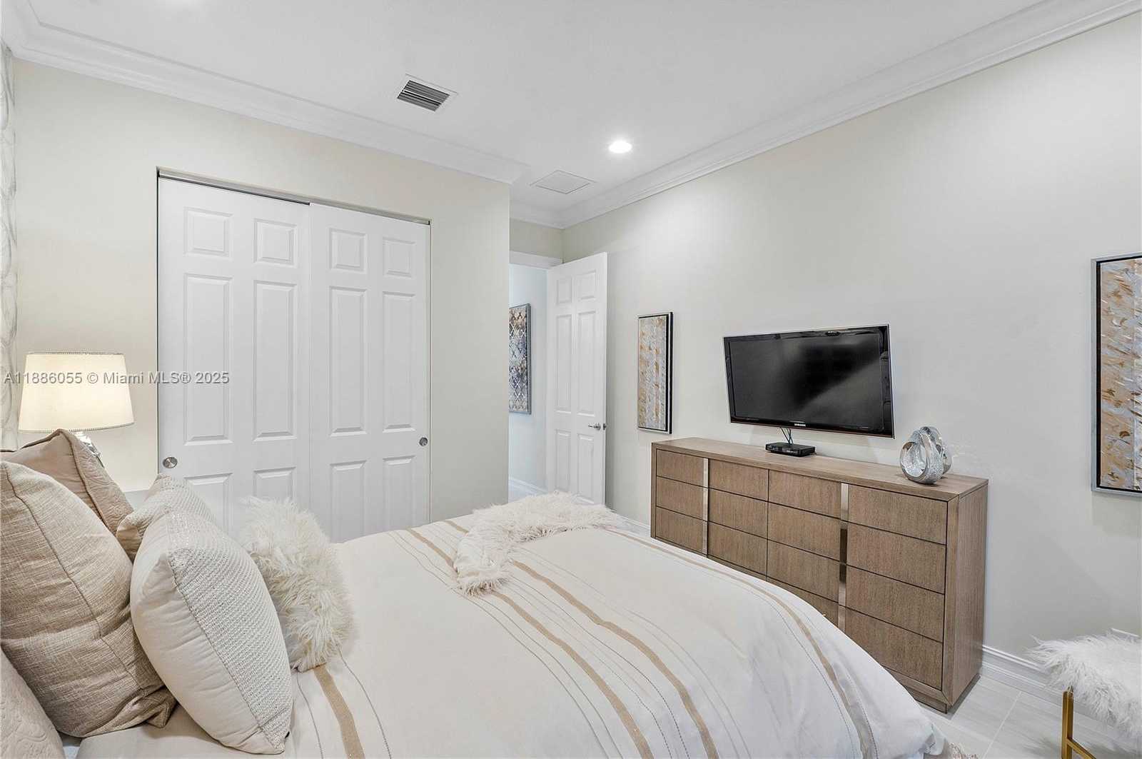 Small Image of 11943 SOUTH LEON CIR N, Parkland Number 28
