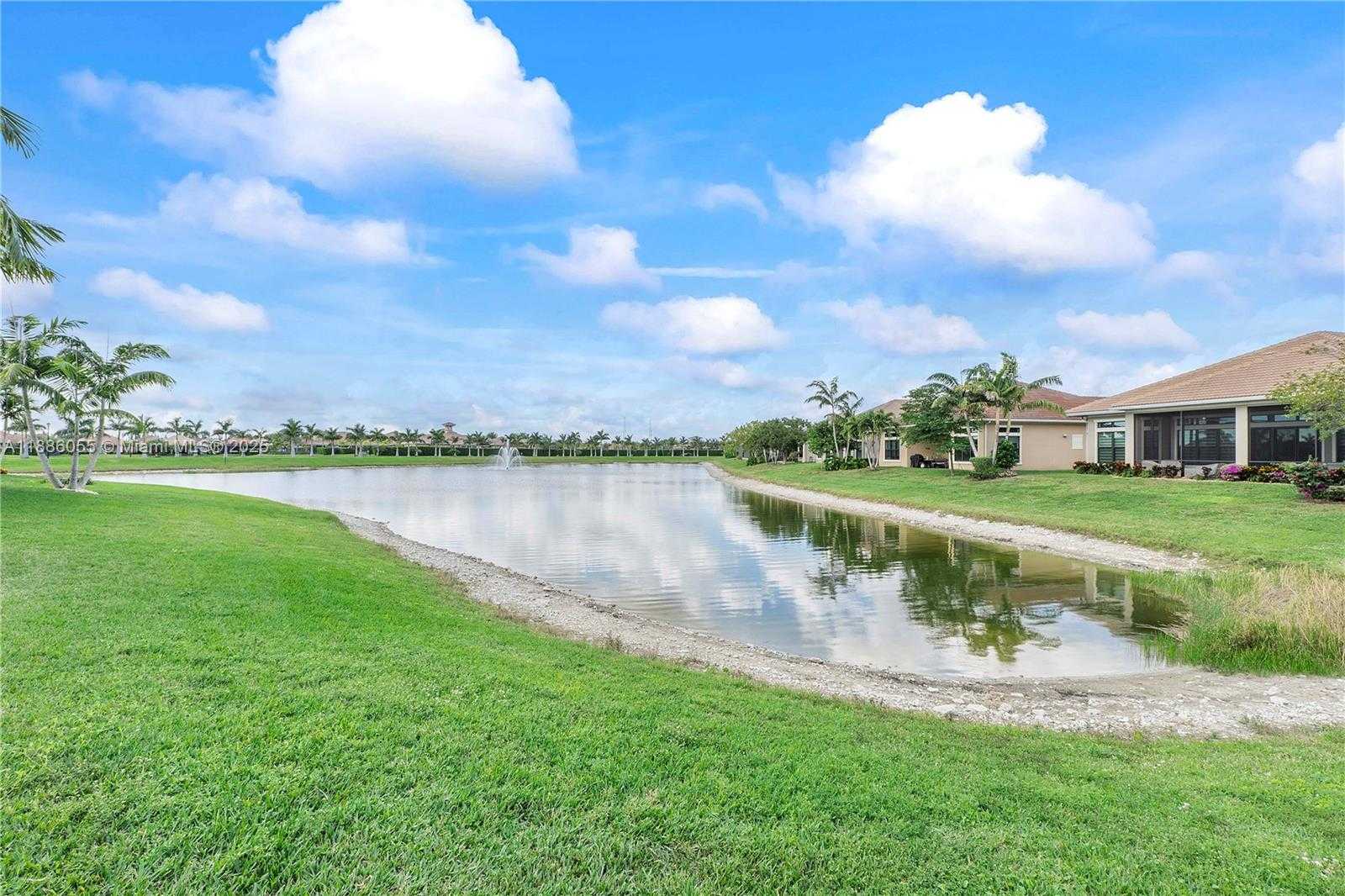 Small Image of 11943 SOUTH LEON CIR N, Parkland Number 47