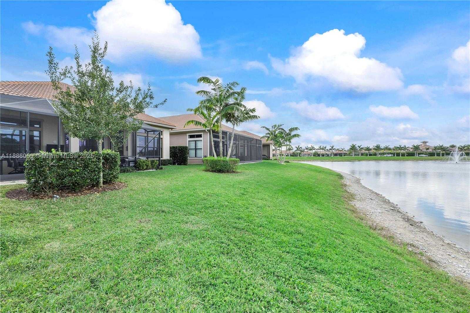 Small Image of 11943 SOUTH LEON CIR N, Parkland Number 48