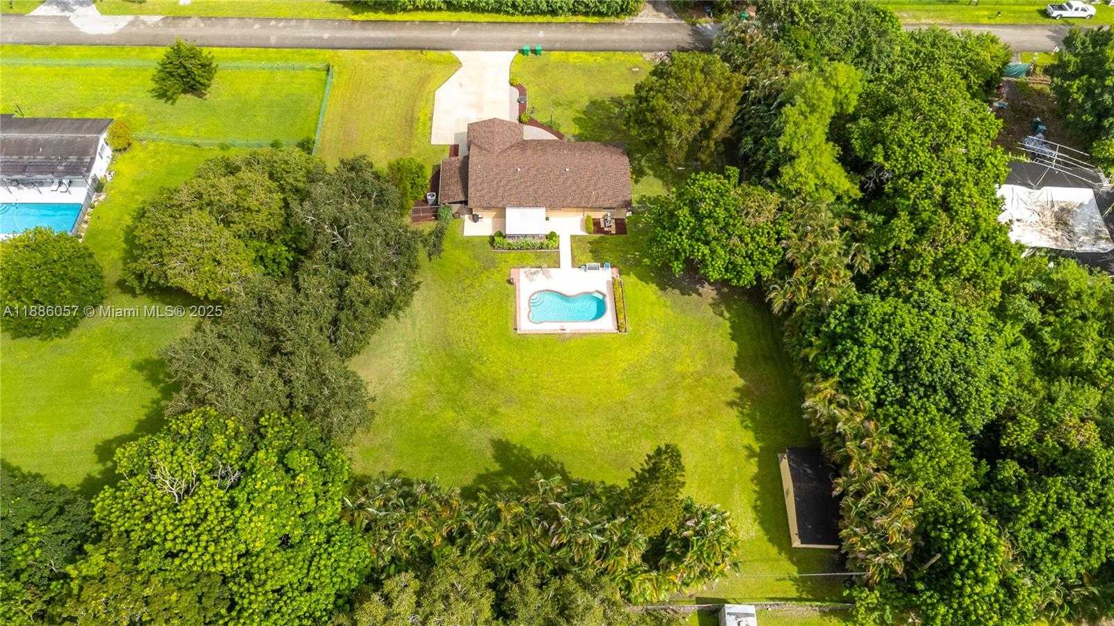 Small Image of 14300 SOUTH WEST 29TH CT, Davie Number 12