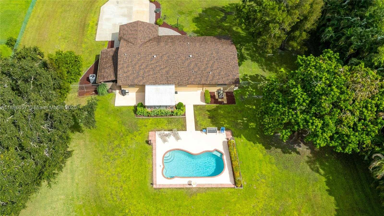 Small Image of 14300 SOUTH WEST 29TH CT, Davie Number 13