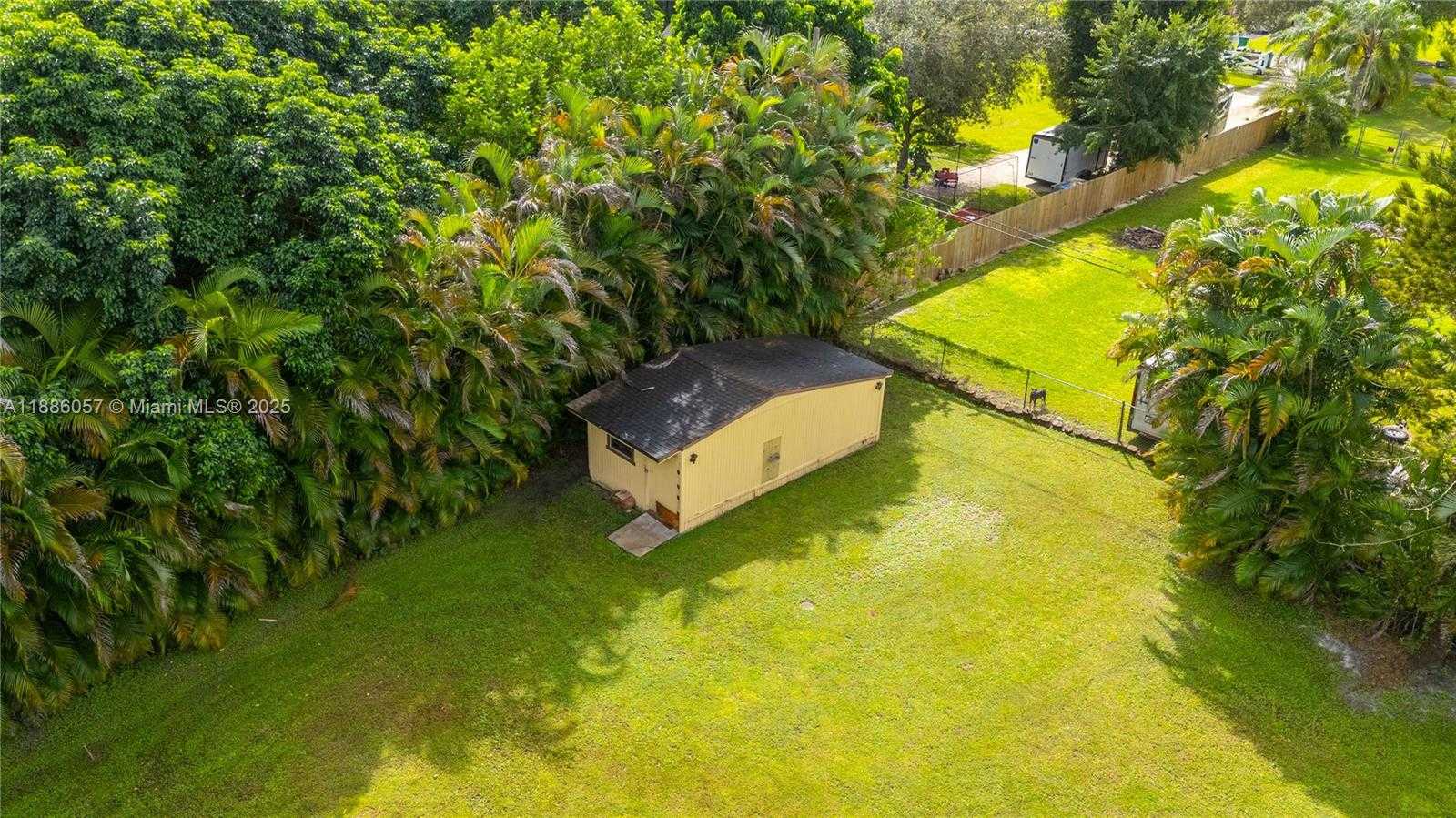 Small Image of 14300 SOUTH WEST 29TH CT, Davie Number 15