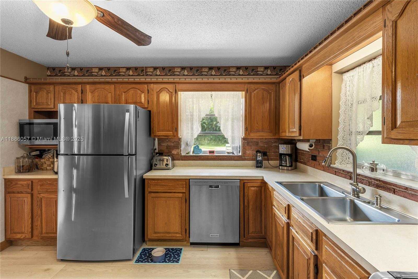 Small Image of 14300 SOUTH WEST 29TH CT, Davie Number 26