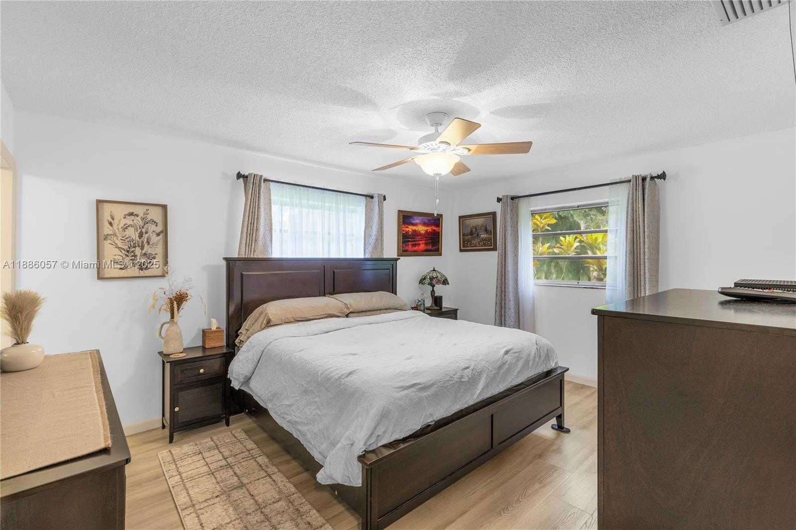 Small Image of 14300 SOUTH WEST 29TH CT, Davie Number 30