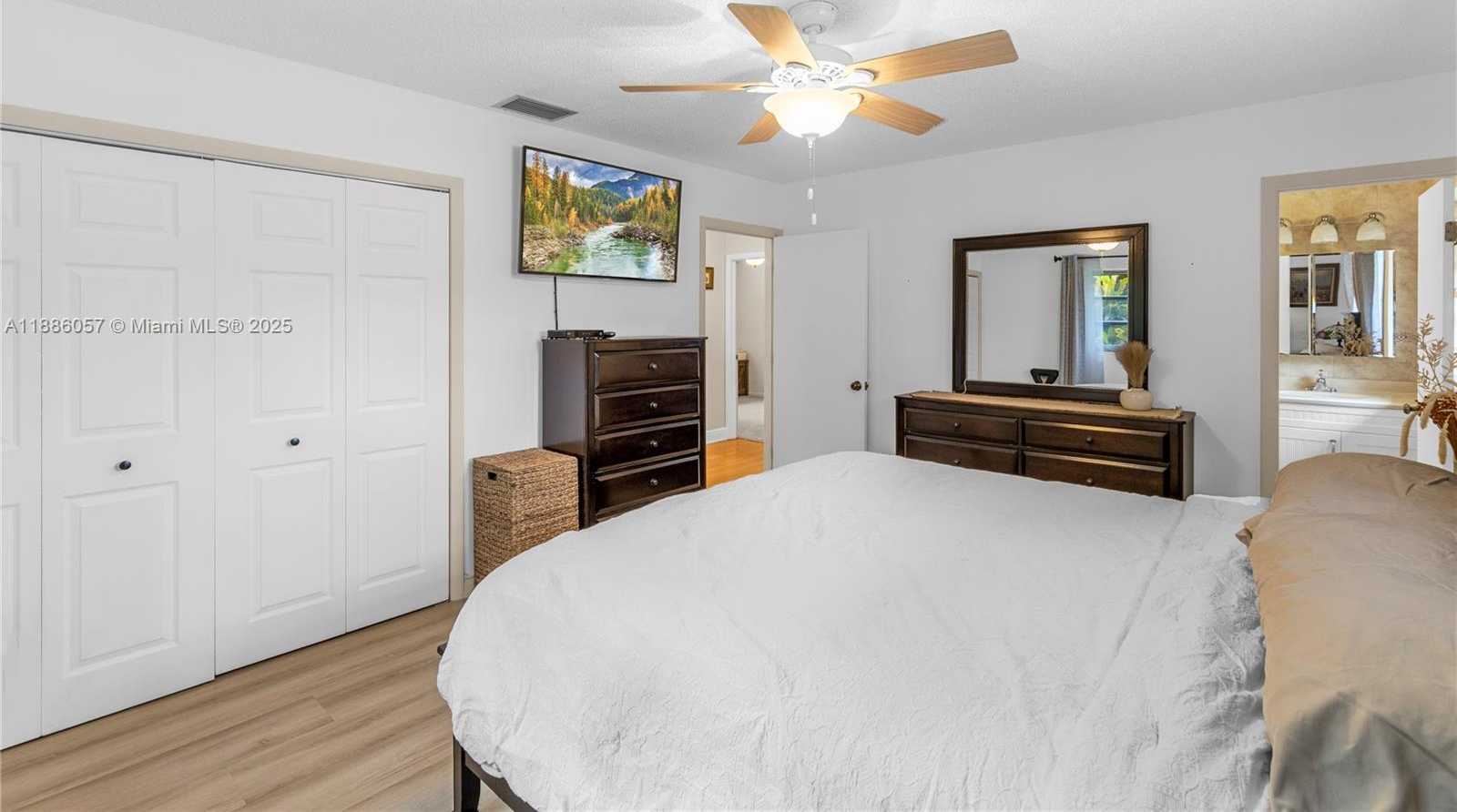 Small Image of 14300 SOUTH WEST 29TH CT, Davie Number 31