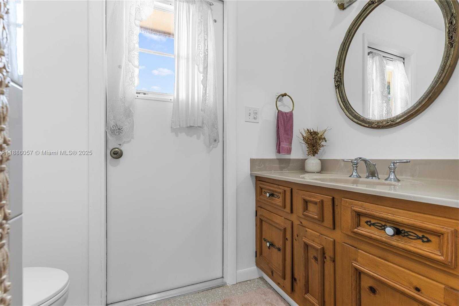 Small Image of 14300 SOUTH WEST 29TH CT, Davie Number 36
