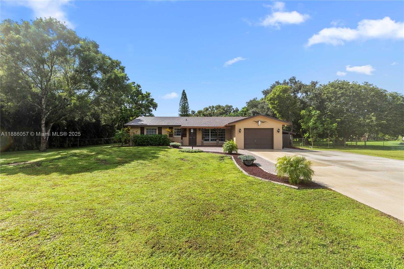 Small Image of 14300 SOUTH WEST 29TH CT, Davie Number 41