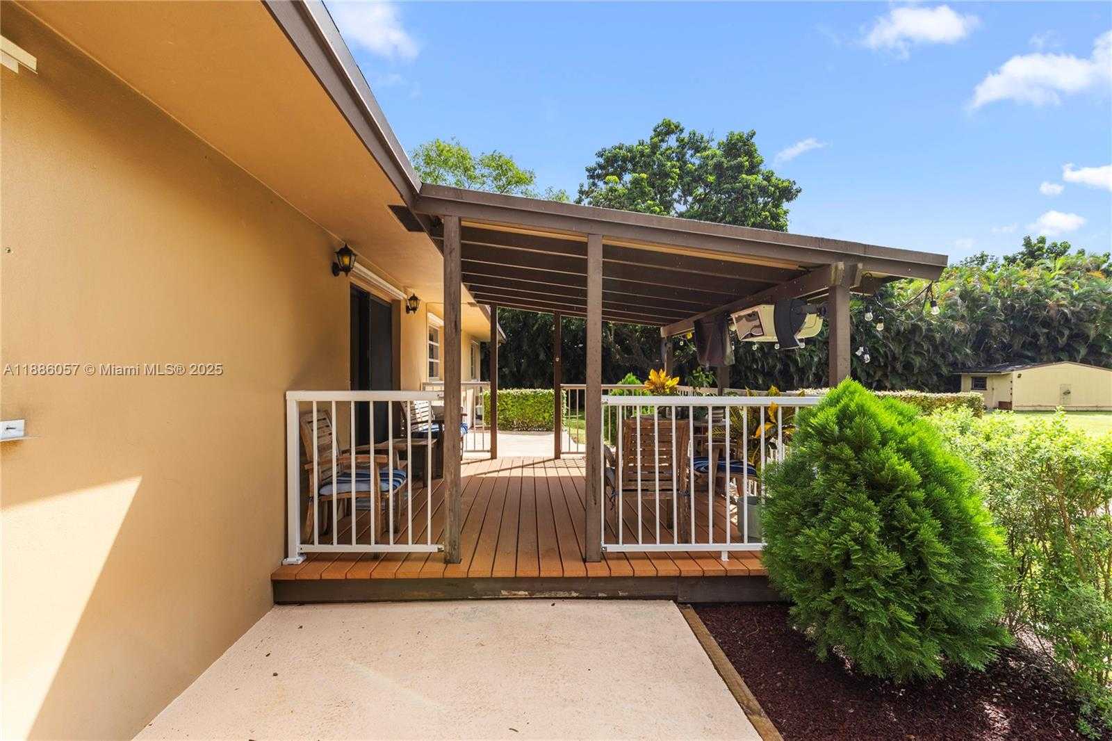 Small Image of 14300 SOUTH WEST 29TH CT, Davie Number 43